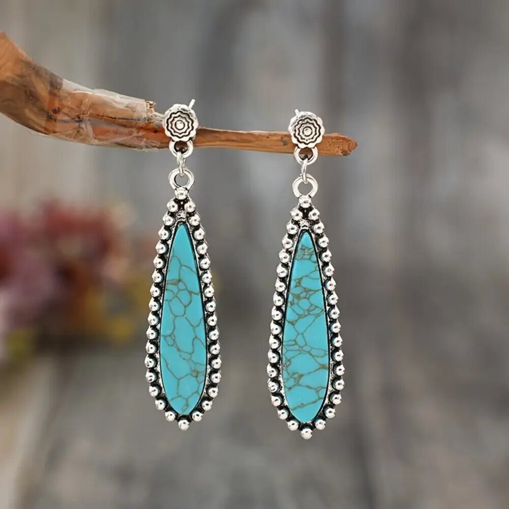 NEW Pair of vintage style BOHO earrings, dangle turquoise earrings, western